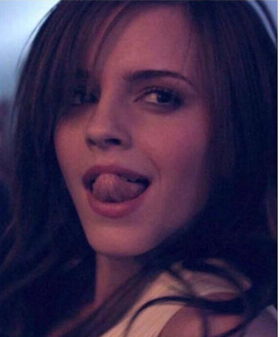 aAJowasa Emma Watson hot look and face 02.jpg